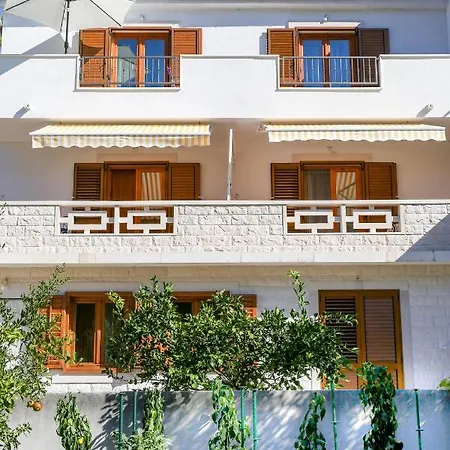 Apartmani Renato Apartment