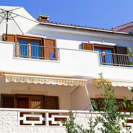 Apartment Apartmani Renato Povlja (Brac)